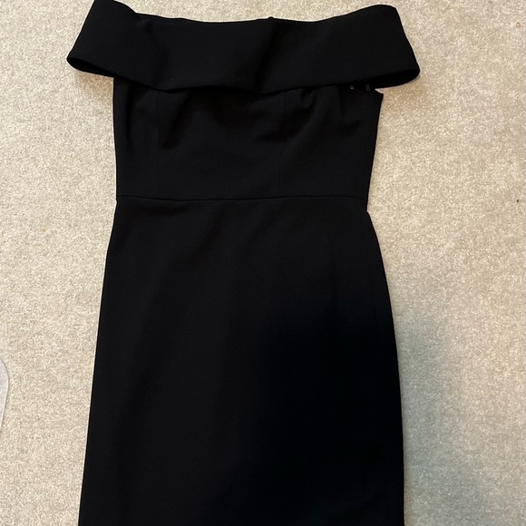 Sleek Chic: Calvin Klein's Black Off-the-Shoulder Dress - Picture 2 of 3
